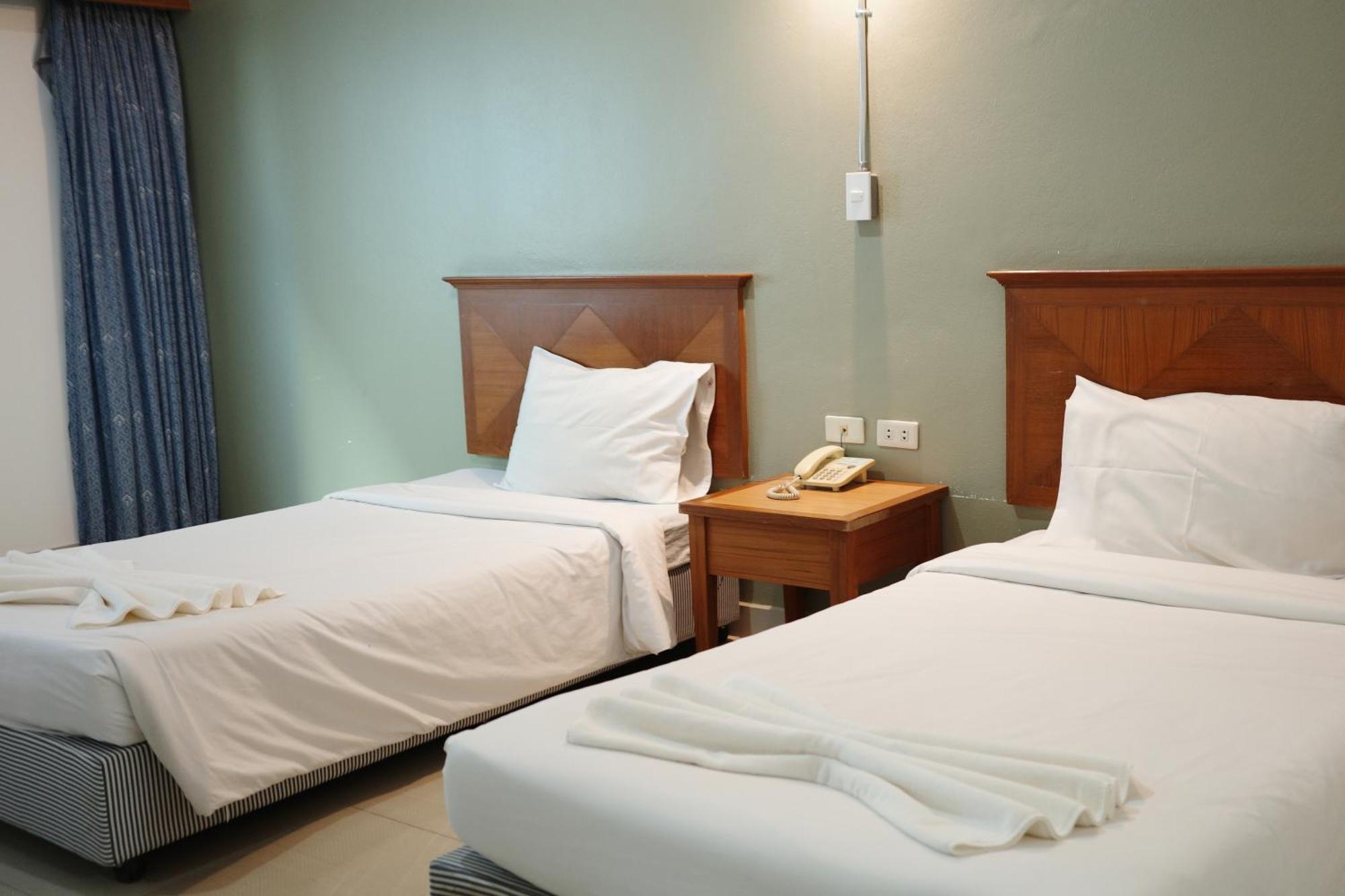 Bansuan Resort Nakhon Sawan Exterior photo