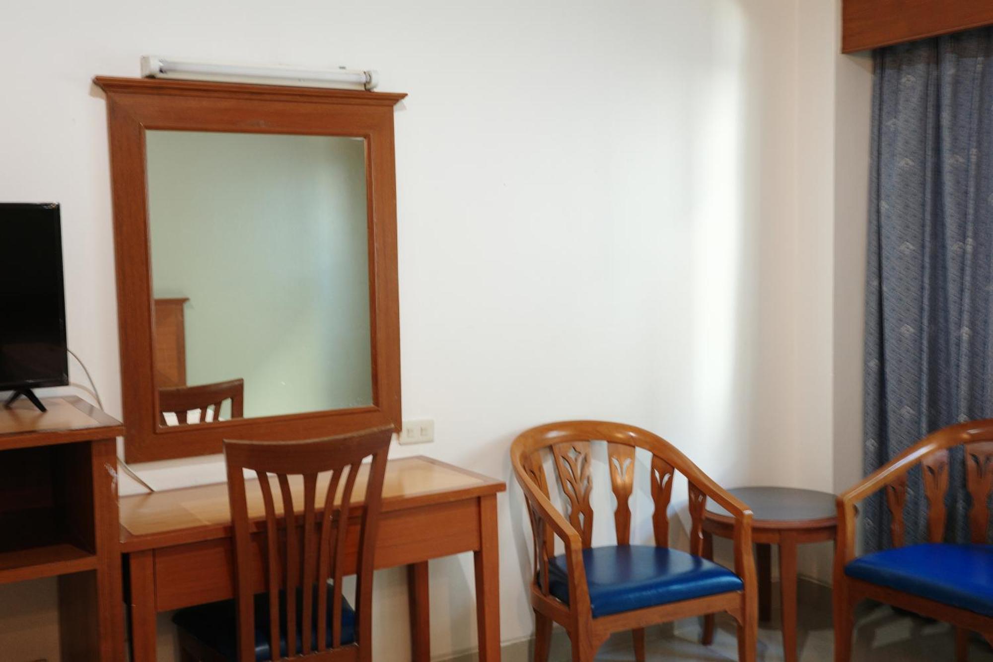 Bansuan Resort Nakhon Sawan Exterior photo