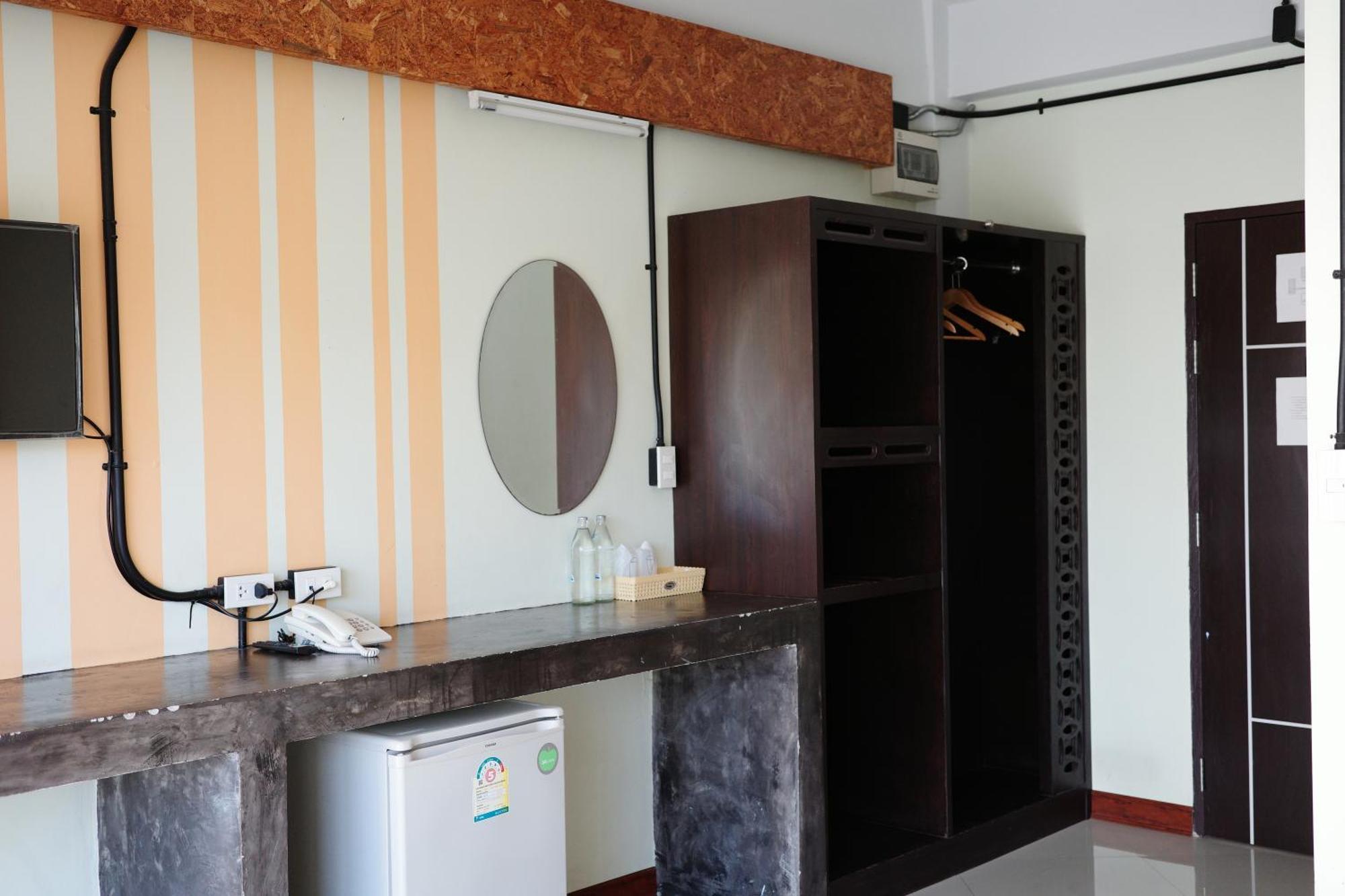 Bansuan Resort Nakhon Sawan Exterior photo