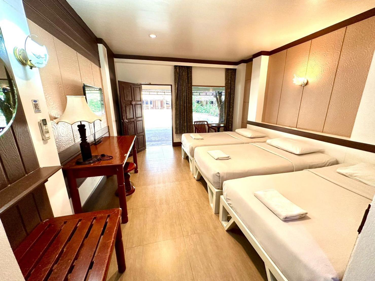 Bansuan Resort Nakhon Sawan Exterior photo