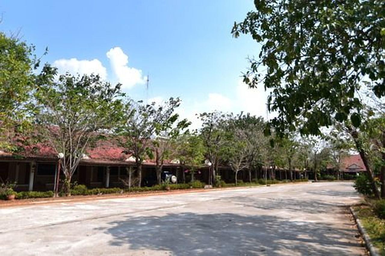 Bansuan Resort Nakhon Sawan Exterior photo